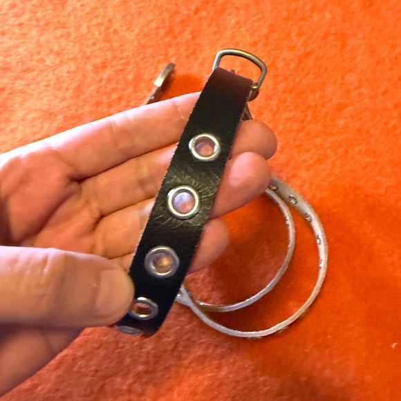 Retro black thin crackled leather belt with grommets NWT - Picture 4 of 7